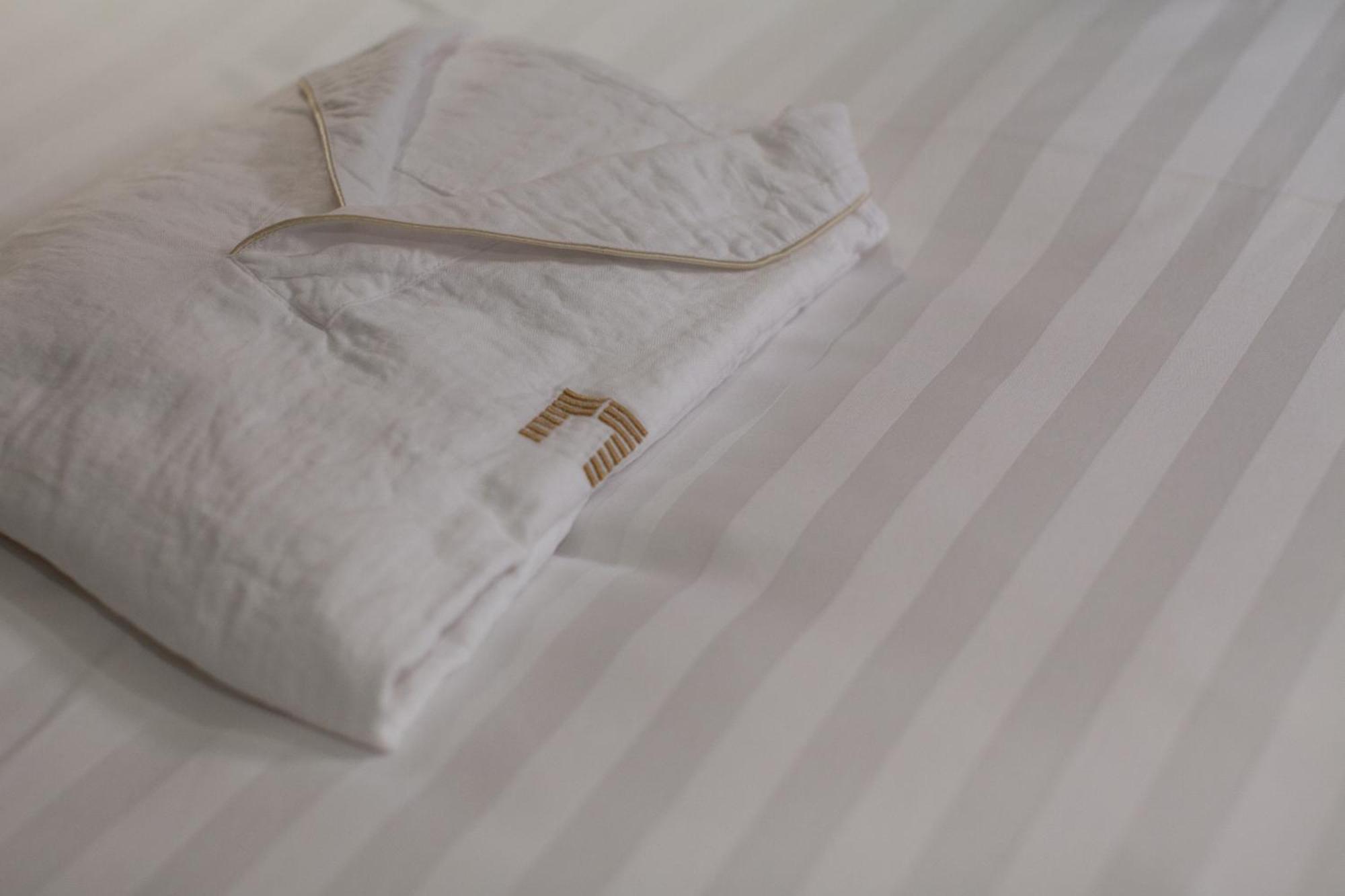 The Gate Hotel Tokyo By Hulic Exteriér fotografie A folded bathrobe