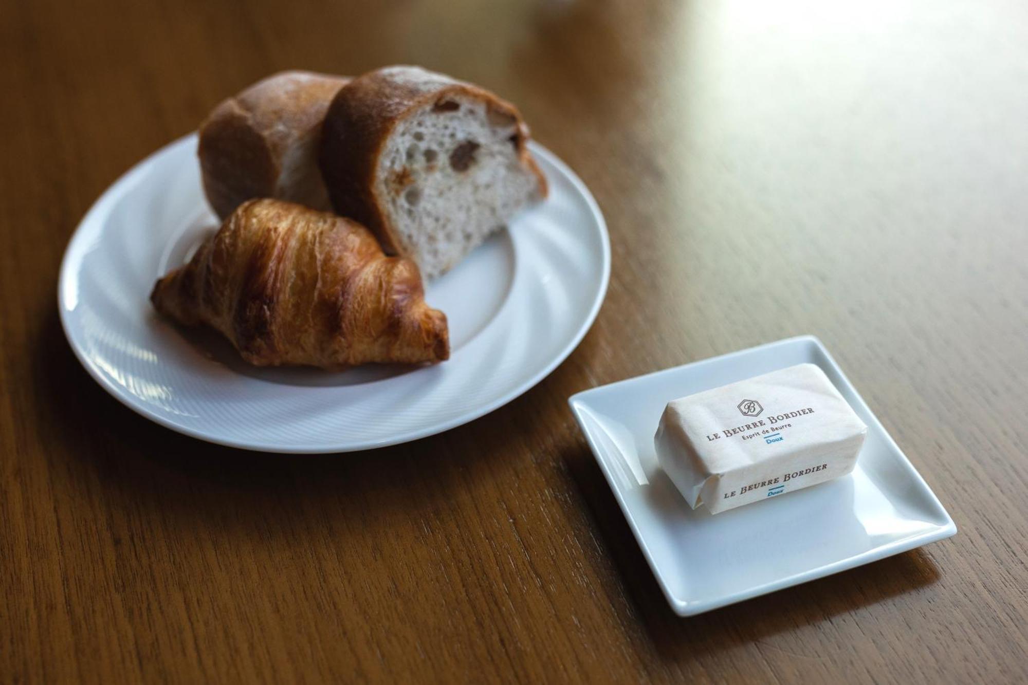 The Gate Hotel Tokyo By Hulic Exteriér fotografie Croissant and pain au chocolat